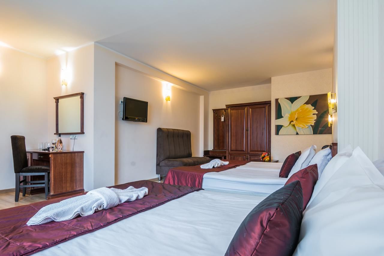 Отель Hotel Aris София