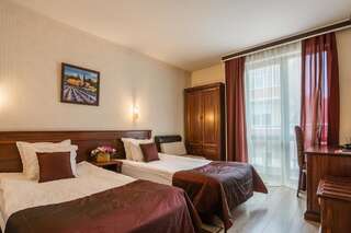 Отель Hotel Aris София Двухместный номер с 1 кроватью или 2 отдельными кроватями-4